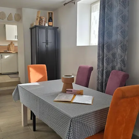 Enjoy En Champagne Maison Calme Au Milieu Du Vignoble Avec Parking Gratuit Holiday home